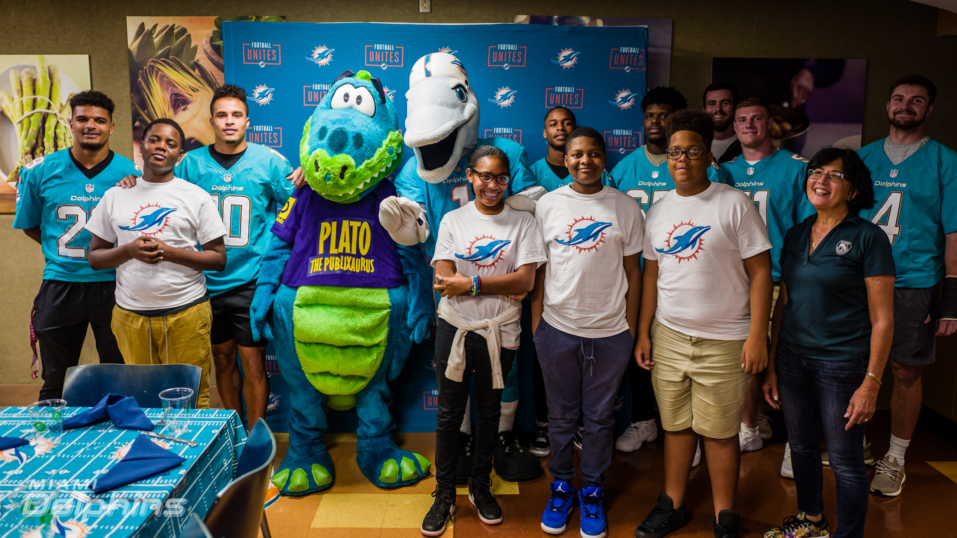 Miami Dolphins and Publix Partner To Host Dolphins Kids Cook-Off 