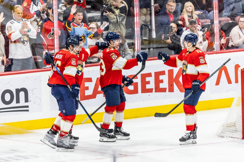 Reinhart Panthers Blackhawks Sunday