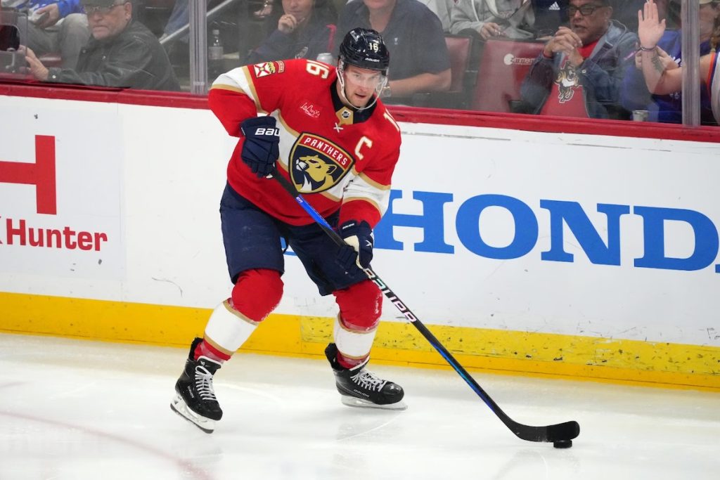Panthers Blow Lead Islanders