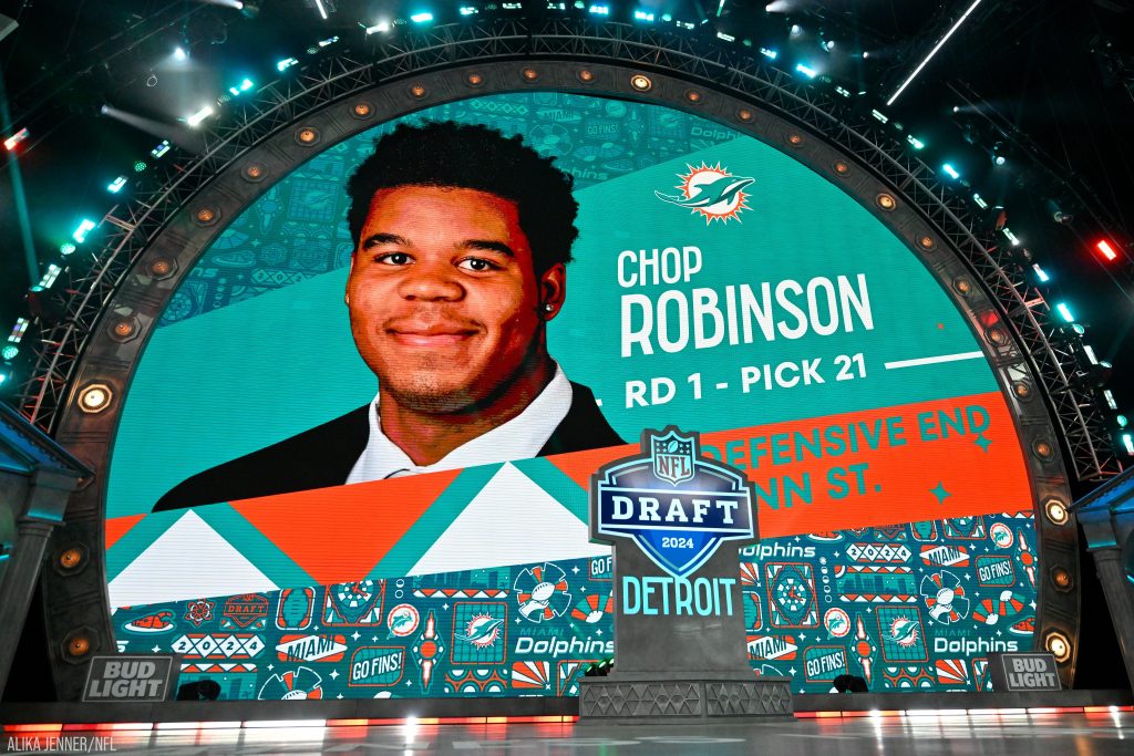 Dolphins Chop Robinson