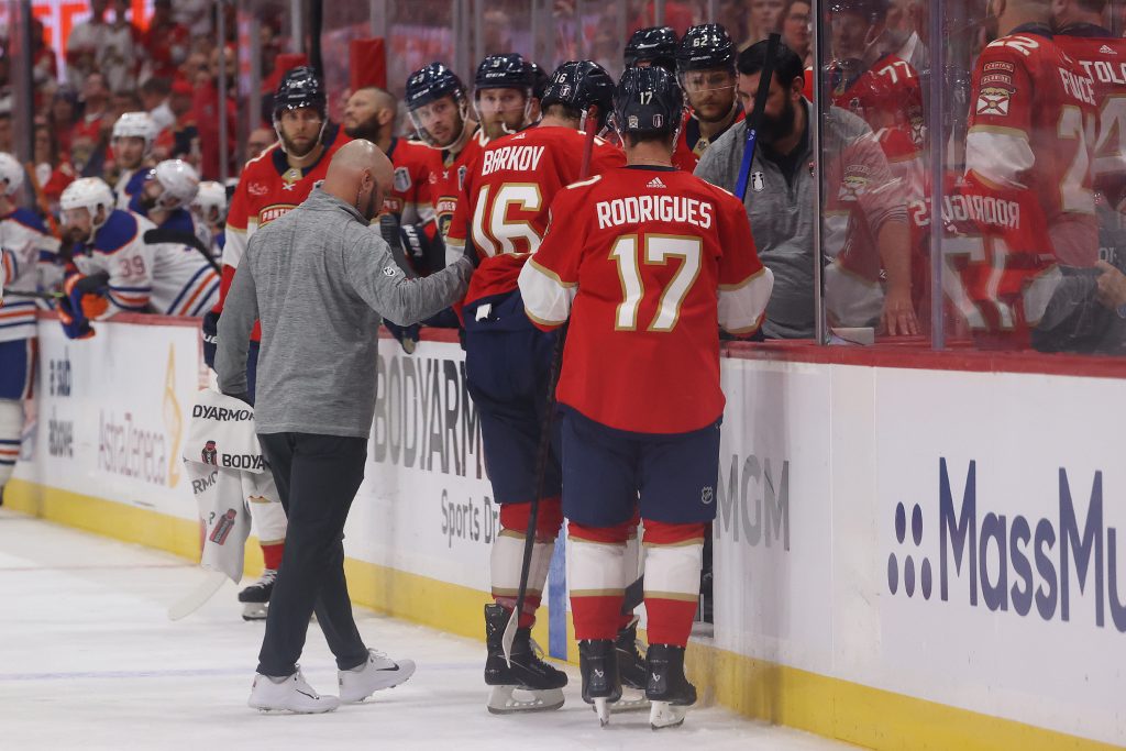 Aleskander Barkov Back Practice