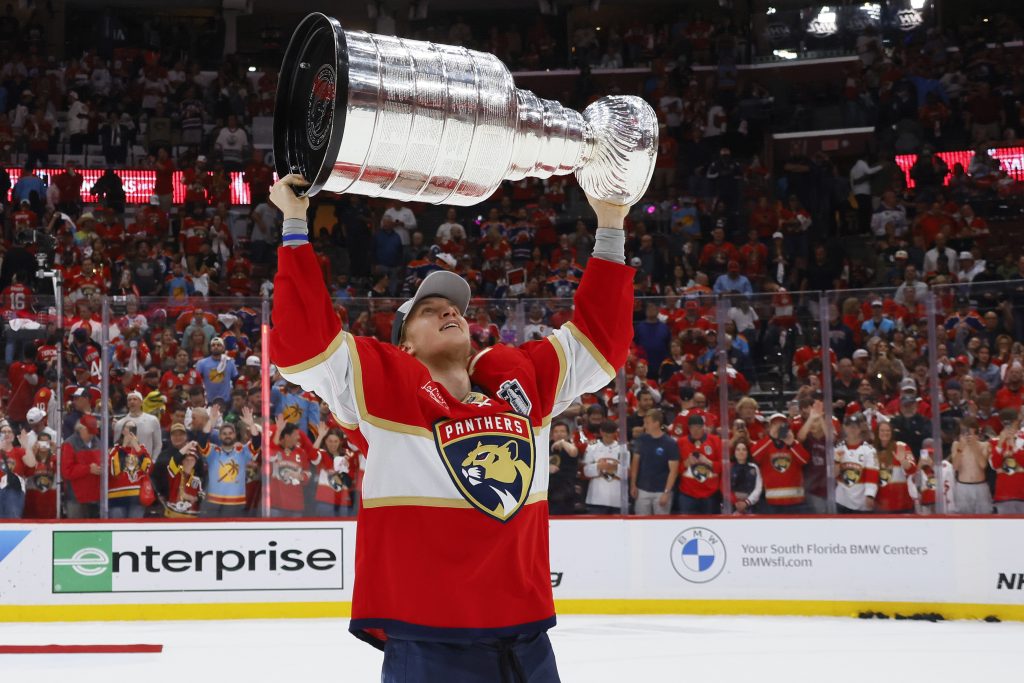 Panthers Agreement Anton Lundell