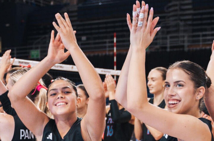 FIU Volleyball split two matches